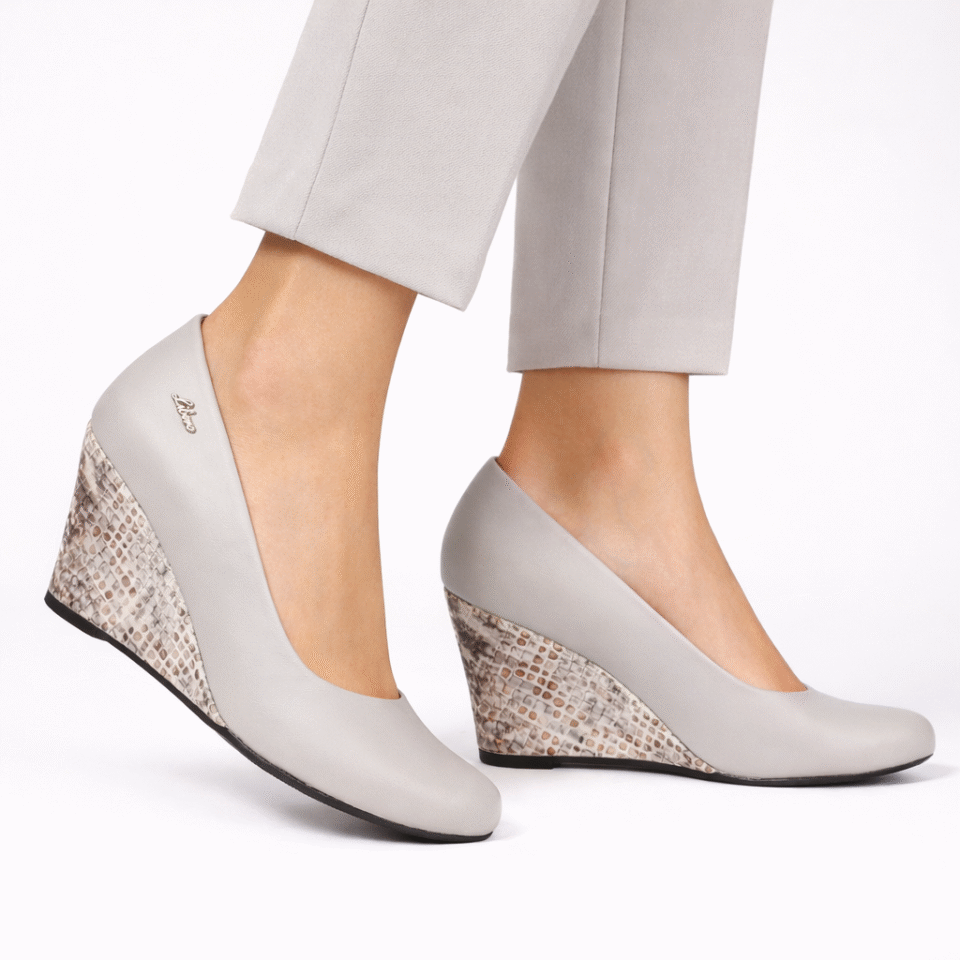 Czółenka skórzane szare wężowe na koturnie Libero 2785 180-219