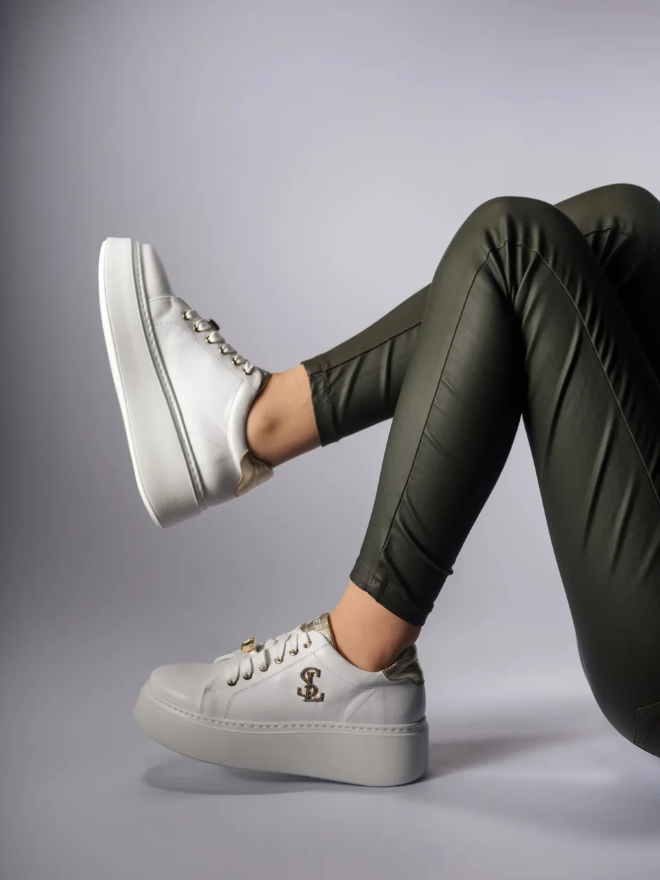 Sneakersy skórzane białe Libero 3010 -10/111