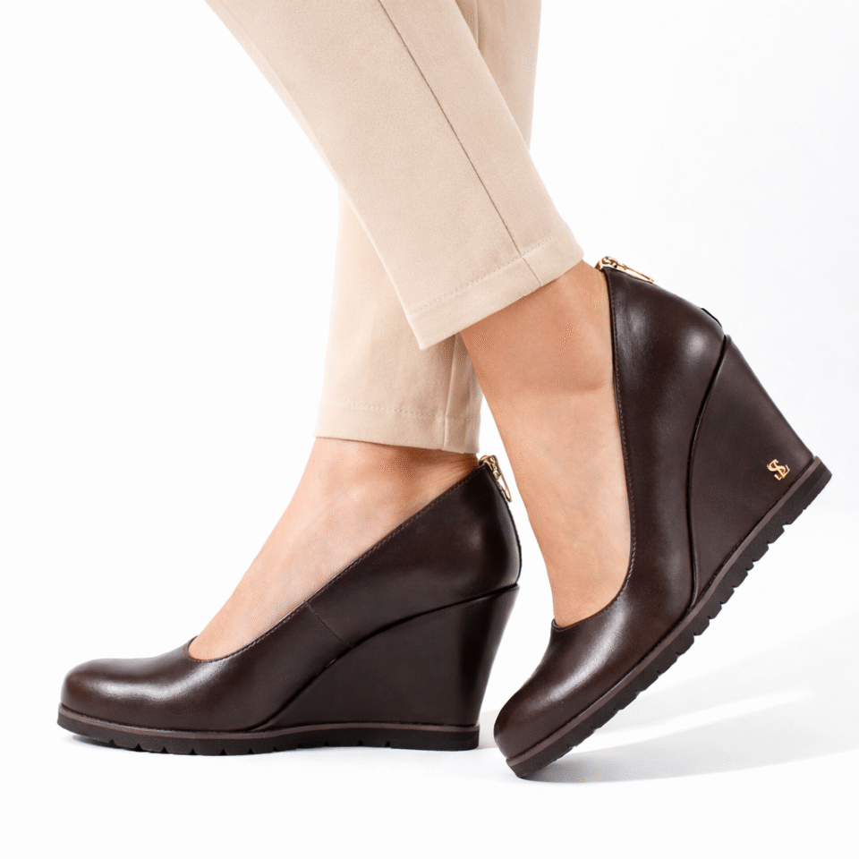 Czółenka skórzane brązowe na koturnie Libero 4115- 515