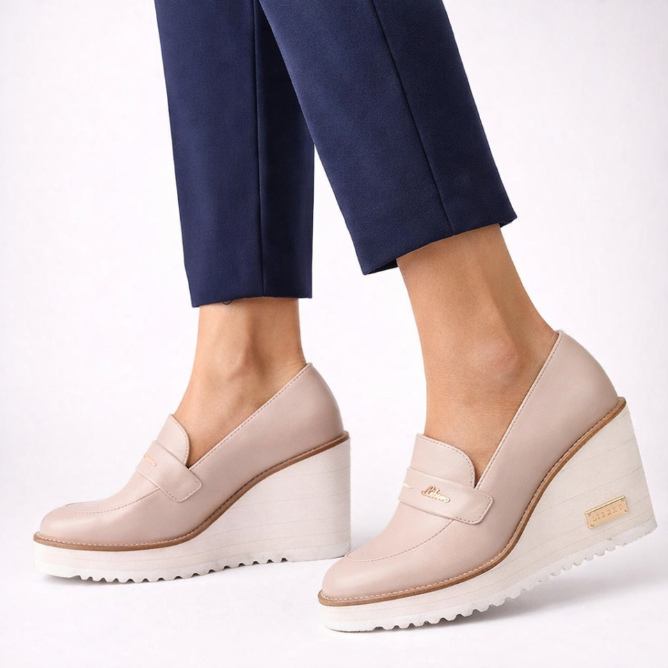 Mokasyny skórzane beżowe na koturnie Libero 2590/1 -475